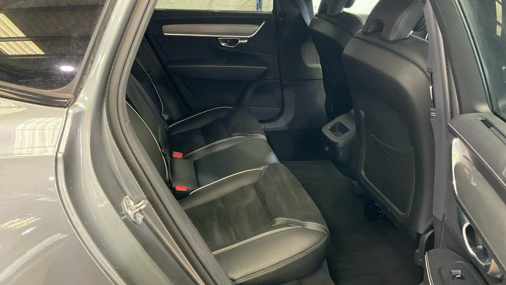Volvo S90 D4 R-design Plus Saloon Grey #4