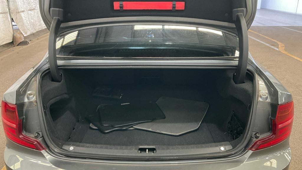 Volvo S90 D4 Momentum Plus Silver #14