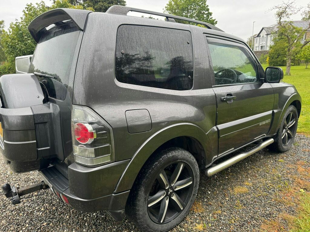 Mitsubishi Shogun Di-dc Barbarian Suv Grey #6