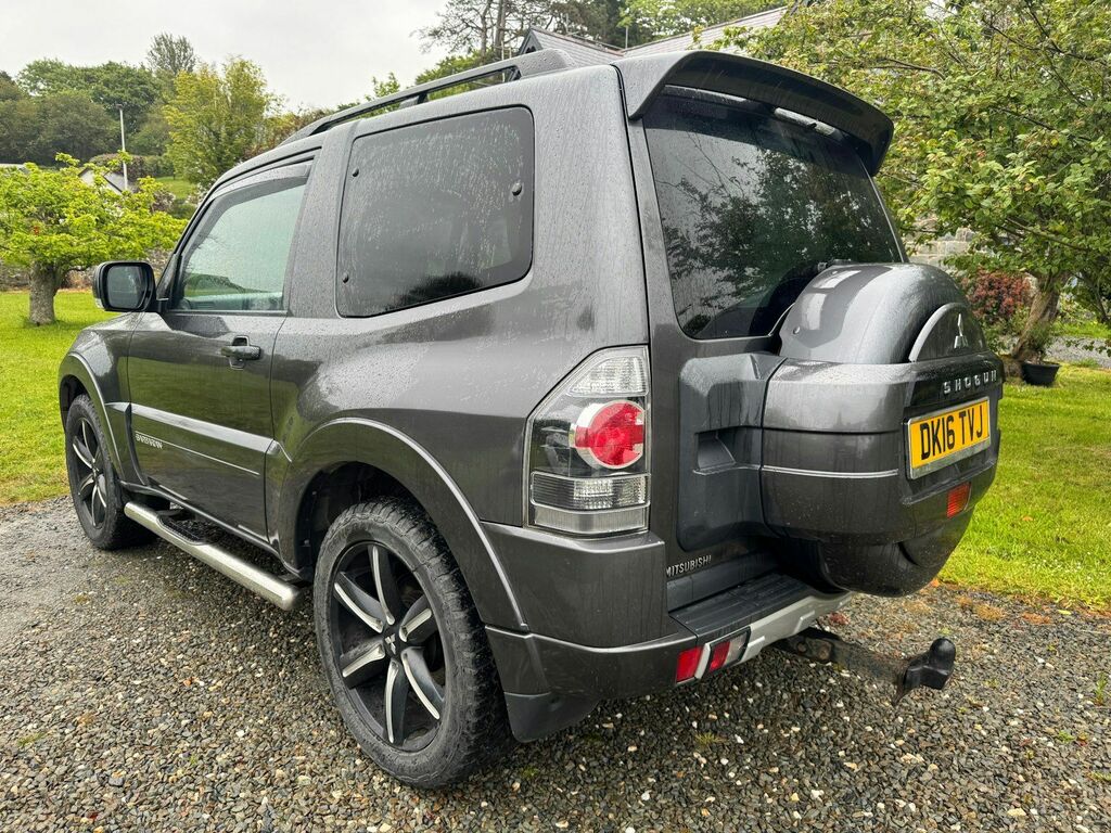 Mitsubishi Shogun Di-dc Barbarian Suv Grey #2