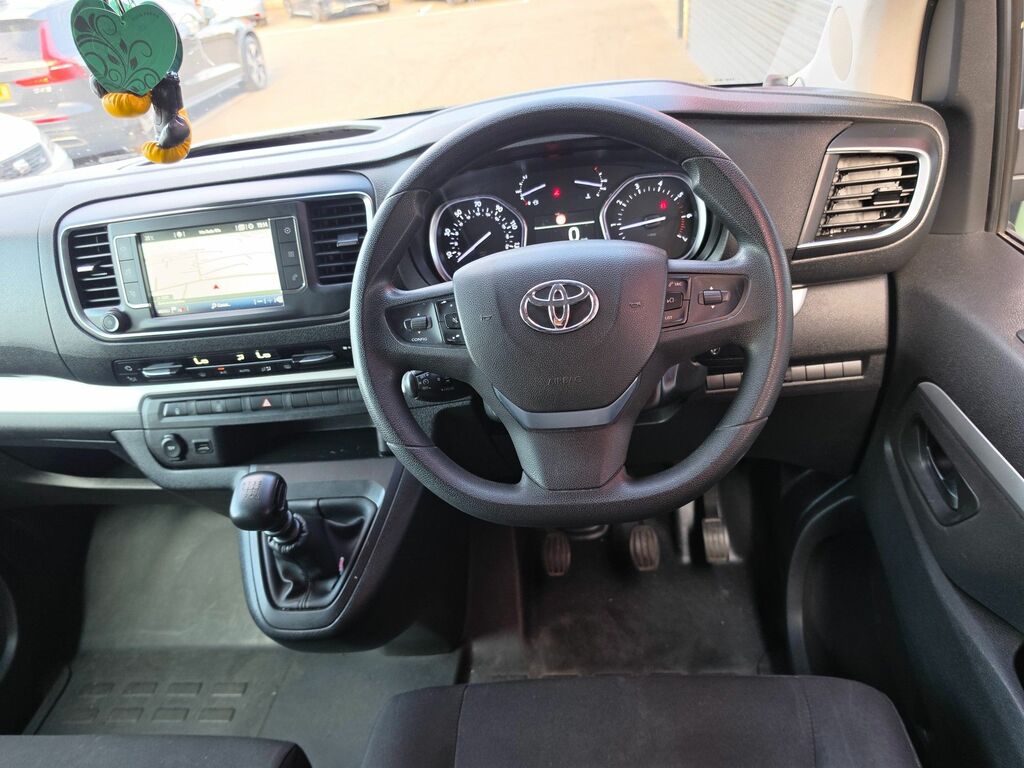 Toyota Proace Verso D-4d L1 Combi Black #37