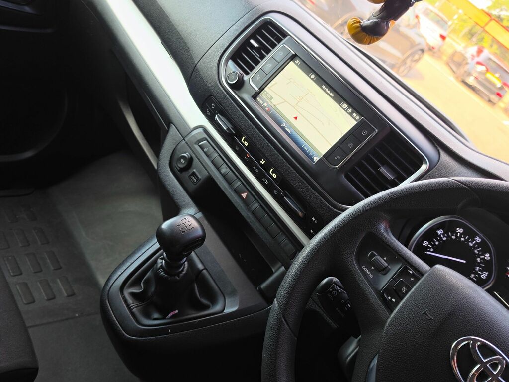 Toyota Proace Verso D-4d L1 Combi Black #52
