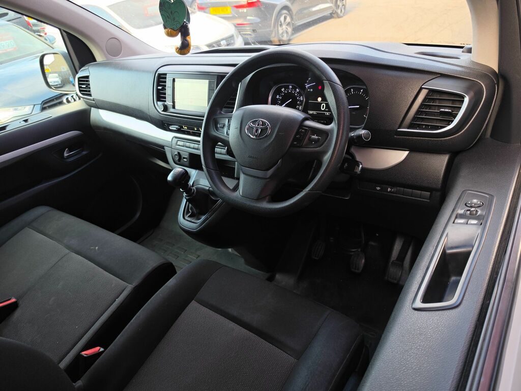 Toyota Proace Verso D-4d L1 Combi Black #51
