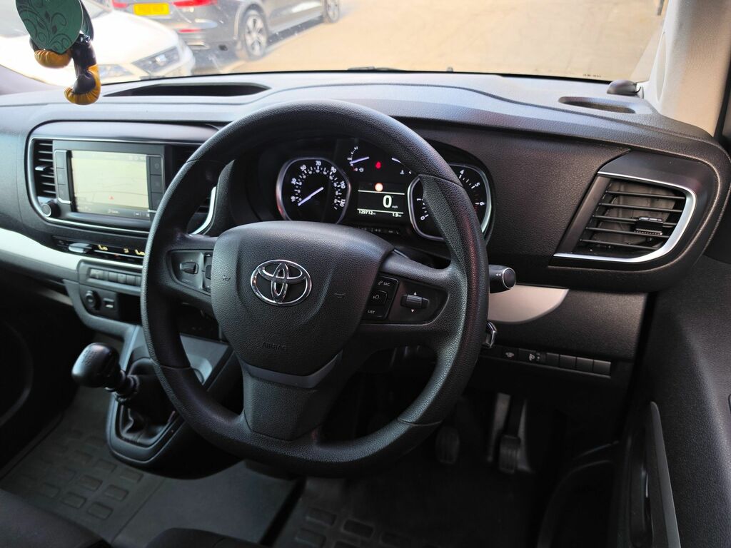 Toyota Proace Verso D-4d L1 Combi Black #38