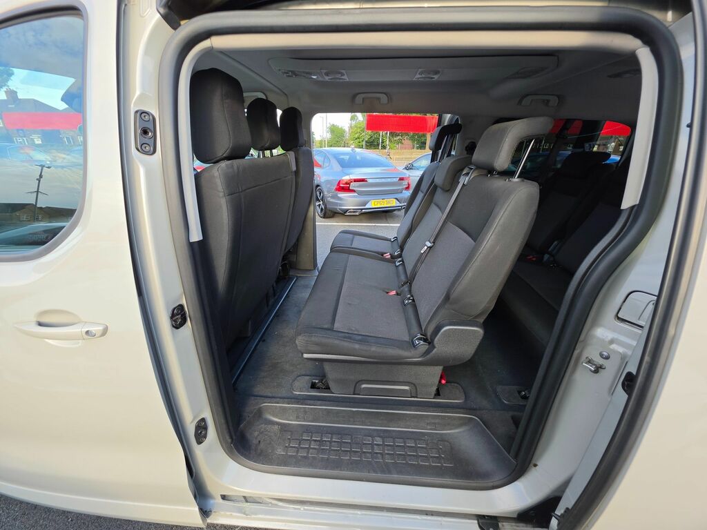 Toyota Proace Verso Shuttle Long Mpv Silver #4