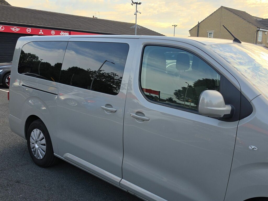 Toyota Proace Verso D-4d L1 Combi Black #28