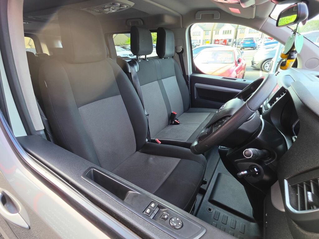 Toyota Proace Verso D-4d L1 Combi Black #41