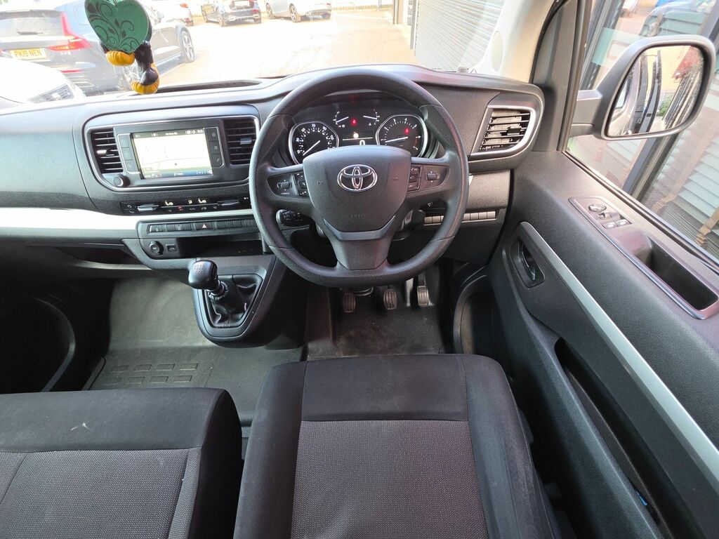 Toyota Proace Verso D-4d L1 Combi Black #17