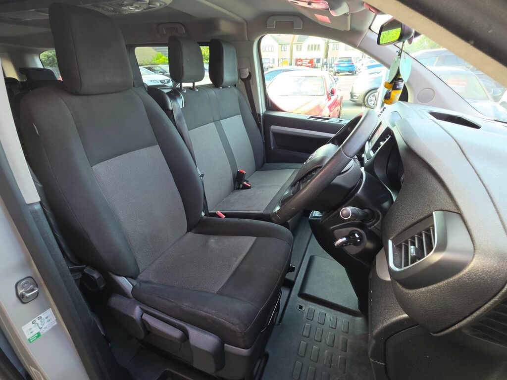 Toyota Proace Verso D-4d L1 Combi Black #43