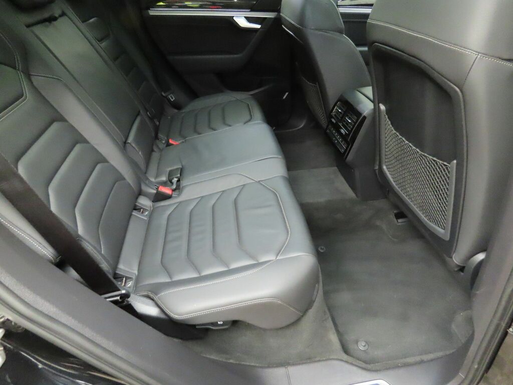 Volkswagen Touareg Tdi V6 Black Edition Black #4