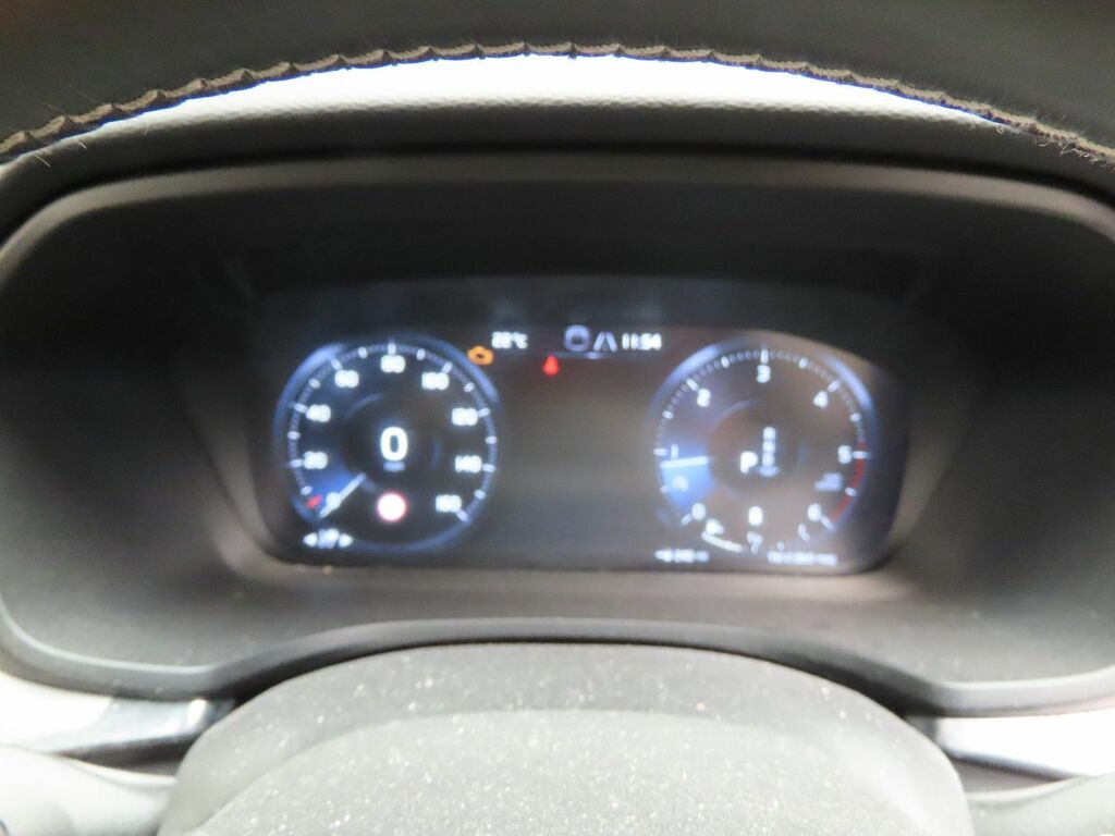 Volvo V60 B4 Mhev R-design Estate Red #4