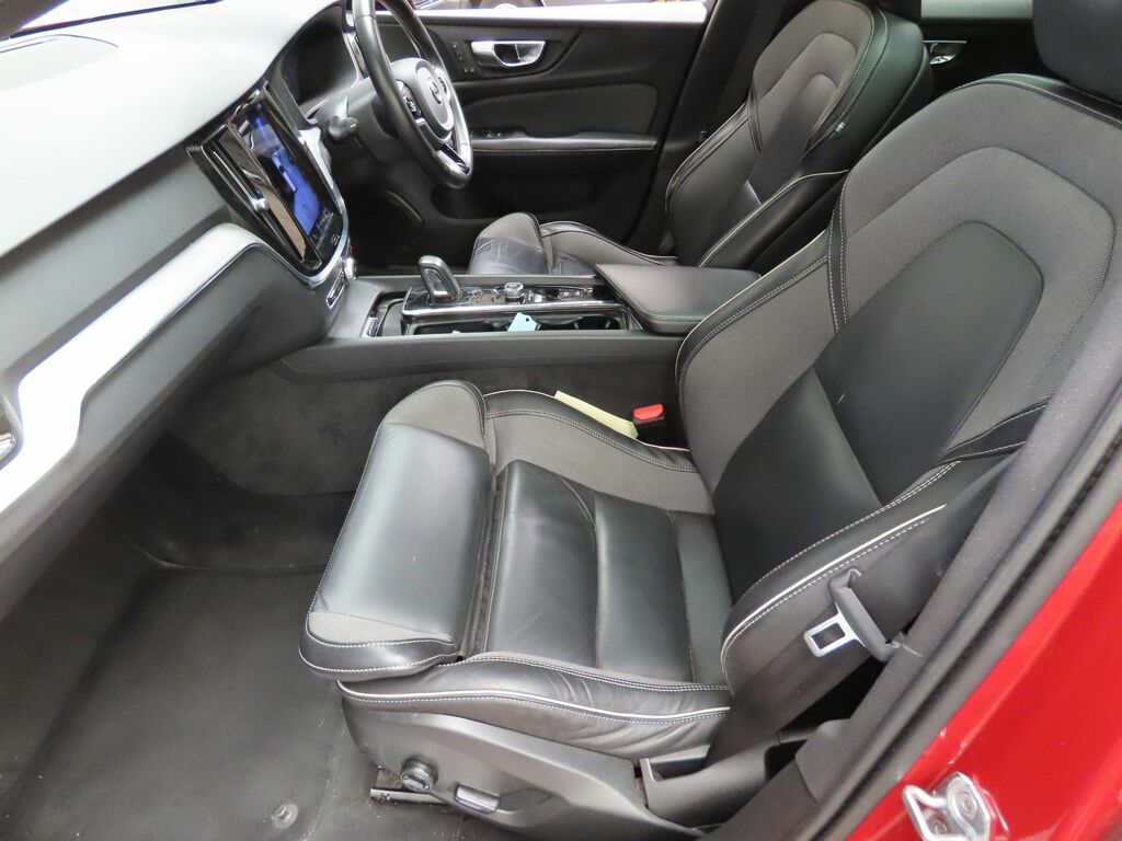 Volvo V60 B4 Mhev R-design Estate Red #5