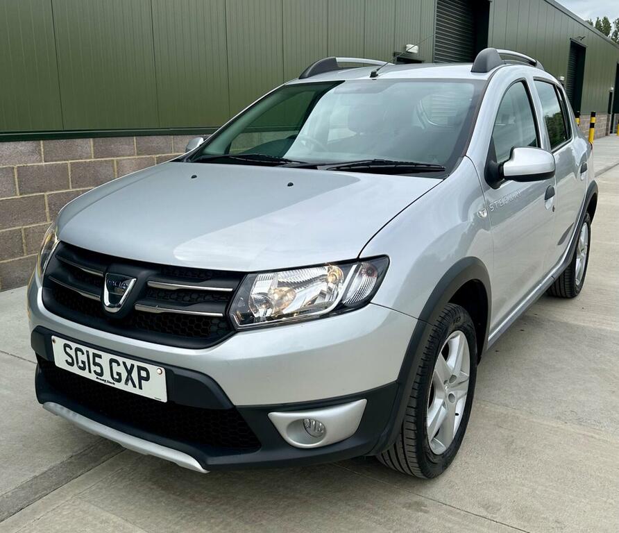 Dacia Sandero Stepway Hatchback 0.9 Tce Laureate Euro 5 201515 SG15GXP Silver #4
