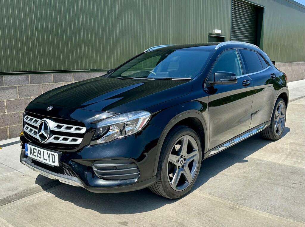 Mercedes-Benz GLA Class Suv 2.0 Gla250 Amg Line Executive 7G-dct 4Matic Black #2