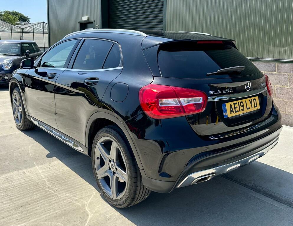 Mercedes-Benz GLA Class Suv 2.0 Gla250 Amg Line Executive 7G-dct 4Matic Black