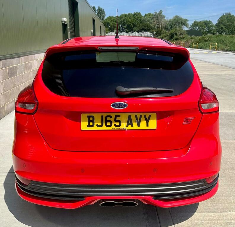 Ford Focus Hatchback 2.0T Ecoboost St-2 Euro 6 Ss 201 BJ65AVY Red #4