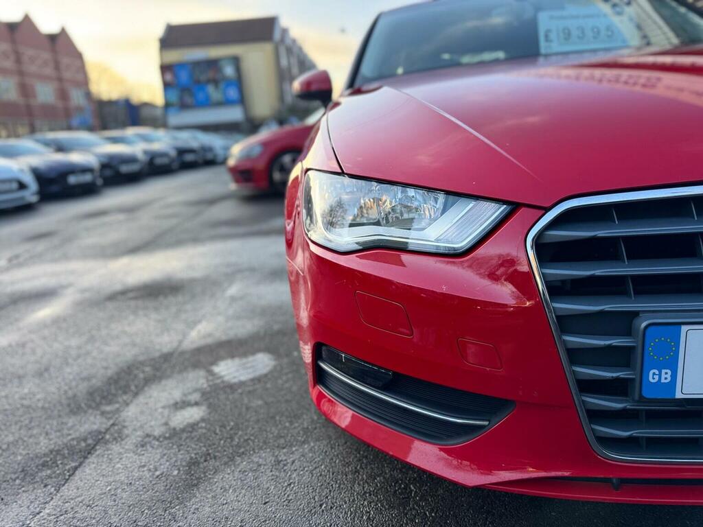 Audi A3 Hatchback 1.6 Tdi Se Technik Sportback S Tronic Eu Red #4