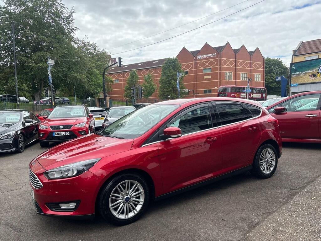 Ford Focus Hatchback 1.0T Ecoboost Zetec Edition Euro 6 Ss CE17NWZ Red #4