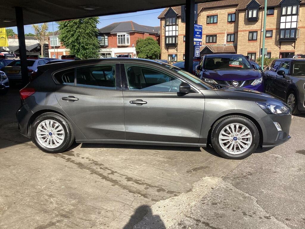 Ford Focus Hatchback 1.0T Ecoboost Titanium Euro 6 Ss MP19RVR Grey #2