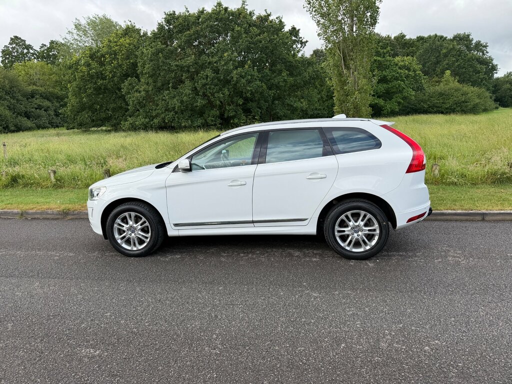Volvo XC60 2.0 D4 Se Lux Nav Euro 6 EU64ATF White #5