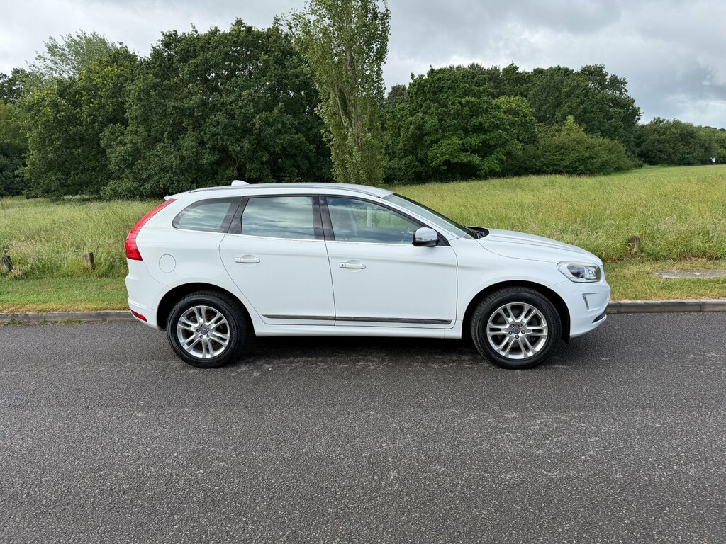 Volvo XC60 2.0 D4 Se Lux Nav Euro 6 EU64ATF White #2