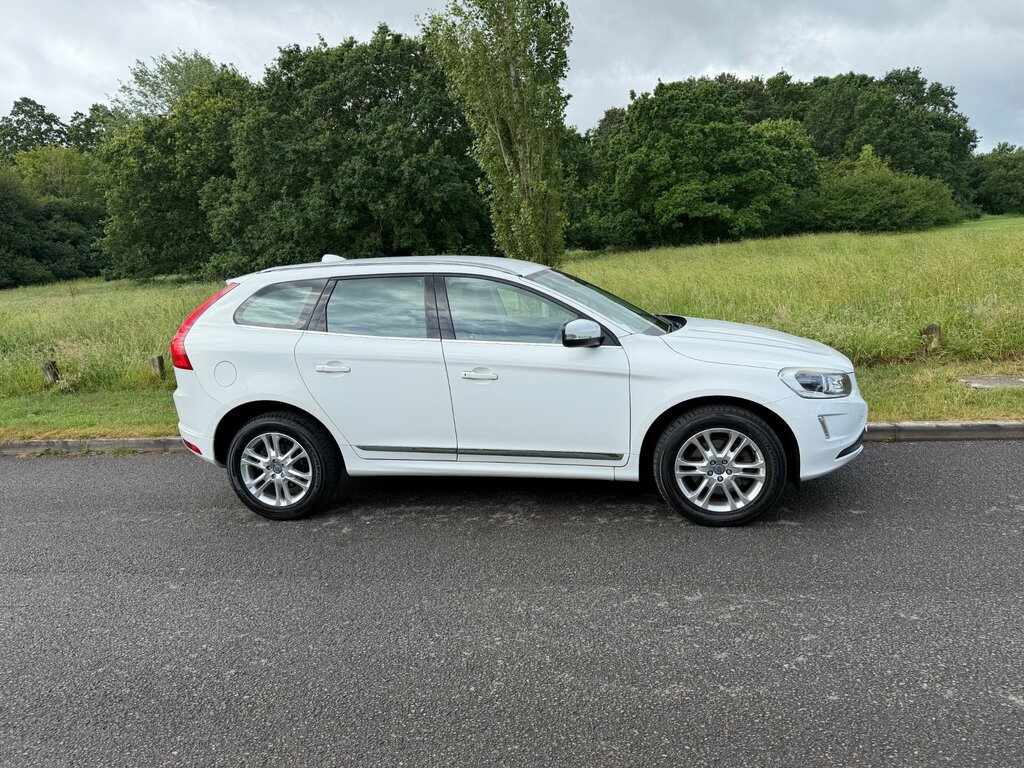 Volvo XC60 2.0 D4 Se Lux Nav Euro 6 EU64ATF White #3