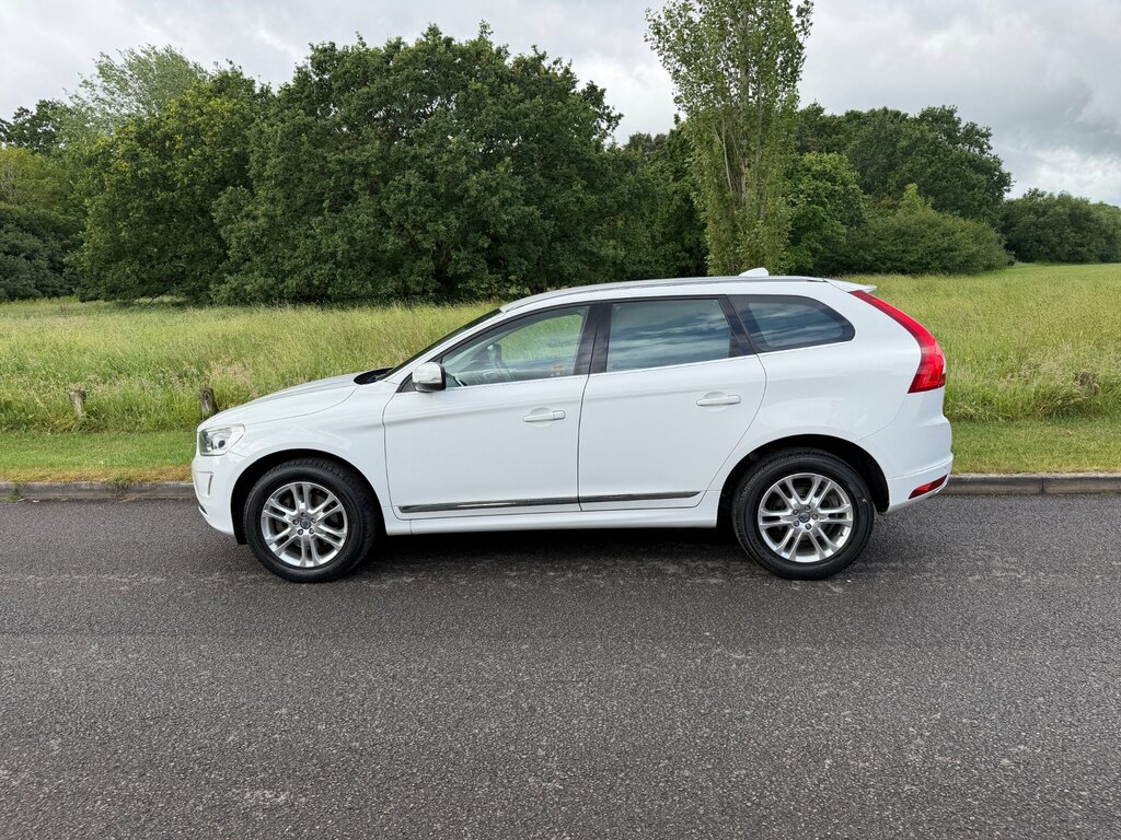 Volvo XC60 2.0 D4 Se Lux Nav Euro 6 EU64ATF White #4