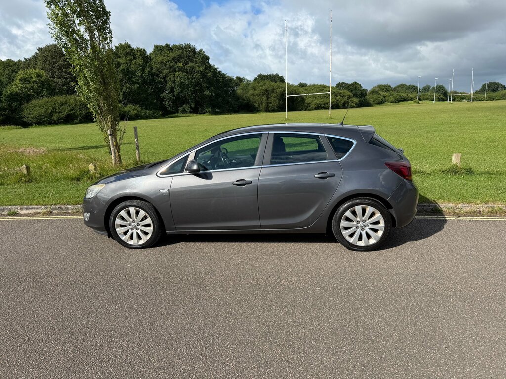 Vauxhall Astra Hatchback Grey #2