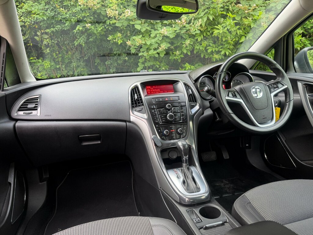 Vauxhall Astra Hatchback Grey #3