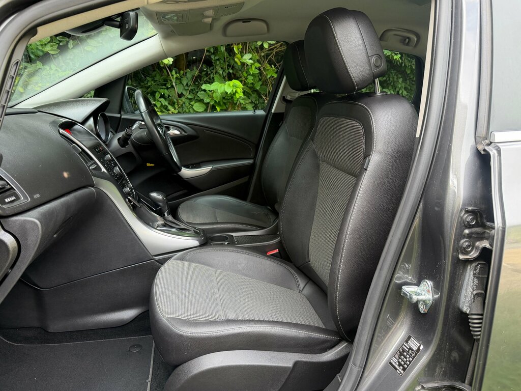 Vauxhall Astra Hatchback Grey #4