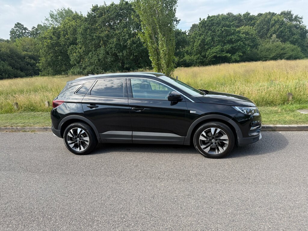 Vauxhall Grandland X 1.5 Turbo D Sport Nav Euro 6 DU68XWV Black #2