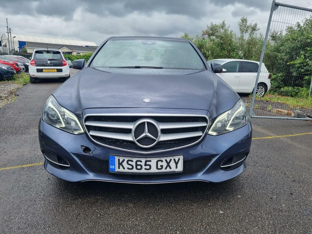 Mercedes-Benz E Class Se Blue #3