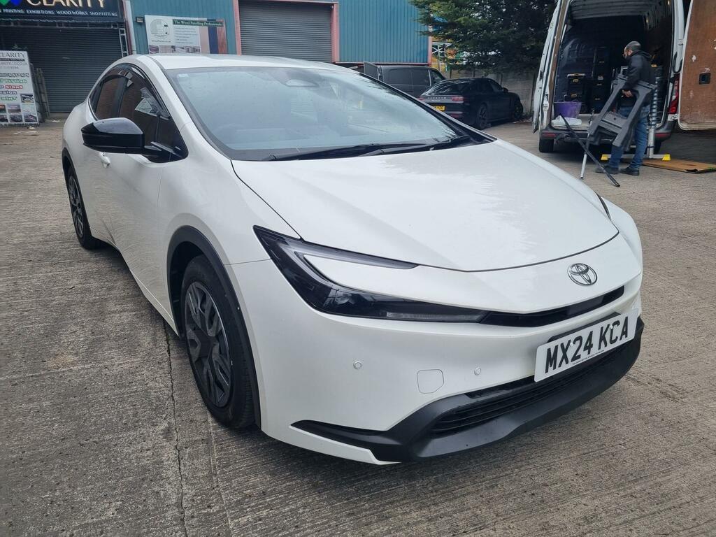 Toyota Prius Design White #2