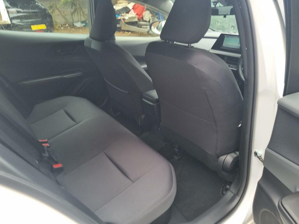 Toyota Prius Excel #25