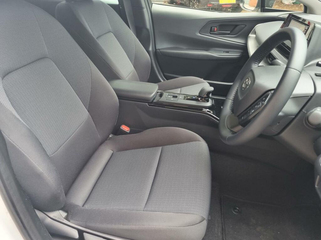 Toyota Prius Excel #14