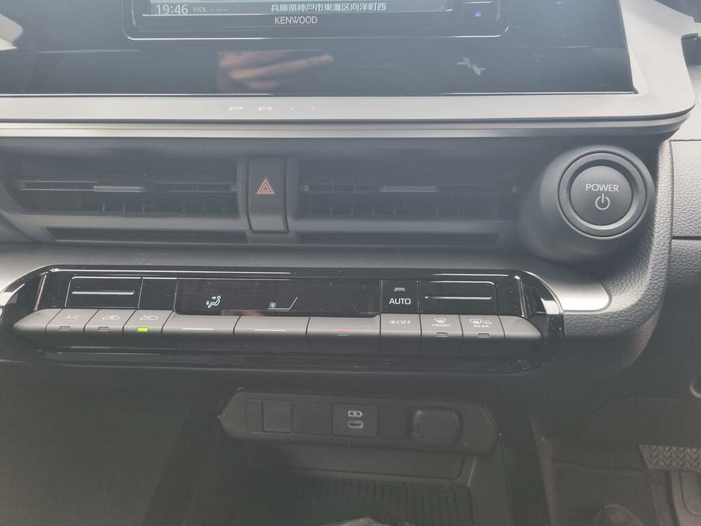 Toyota Prius Excel #33