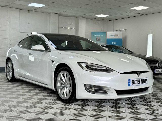 Tesla Model S 2019 100D Dual Motor Hatchback White