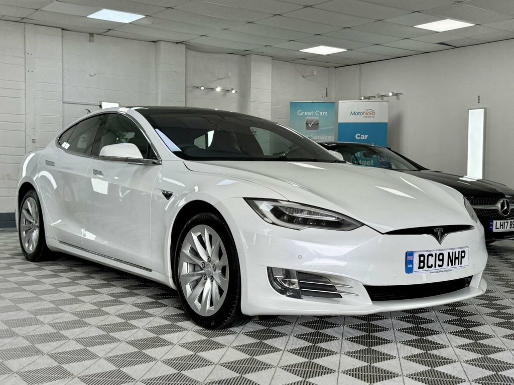 Tesla Model S 2019 100D Dual Motor Hatchback White #2