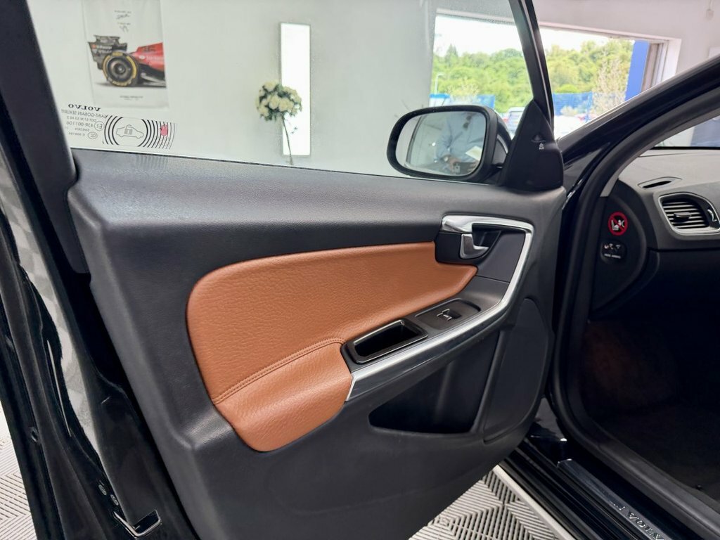 Volvo V60 Se Silver #16