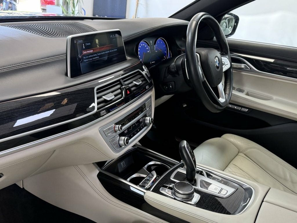 BMW 7 Series Grey #32