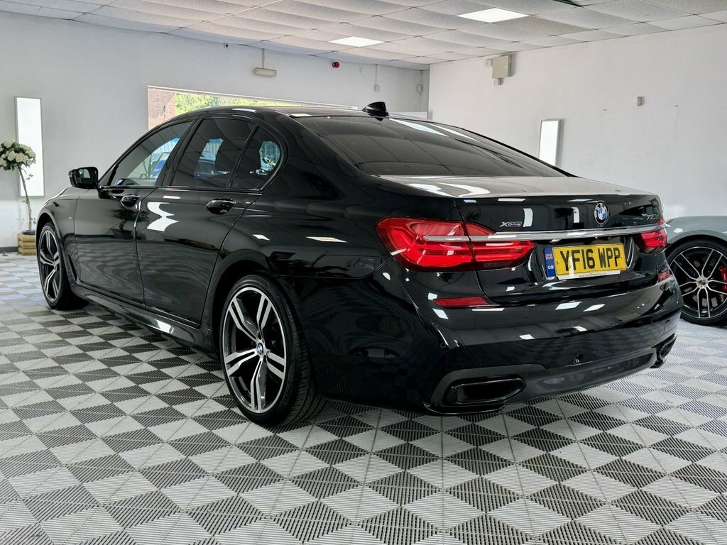 BMW 7 Series Grey #8