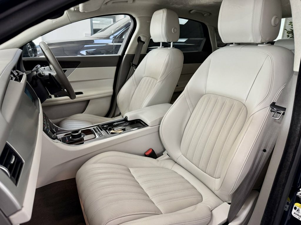 Jaguar XF R-dynamic Se Grey #25