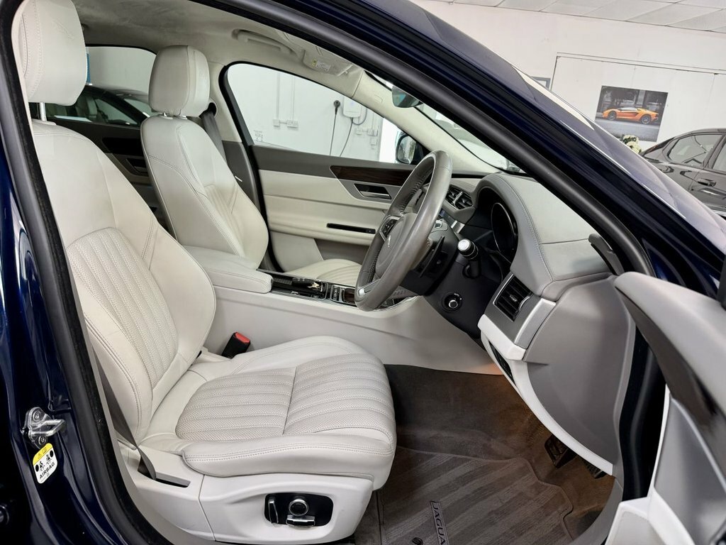 Jaguar XF R-dynamic Se Grey #29