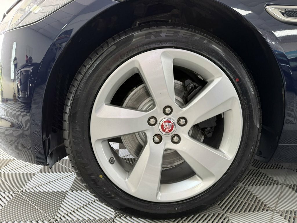 Jaguar XF R-dynamic Se Grey #18