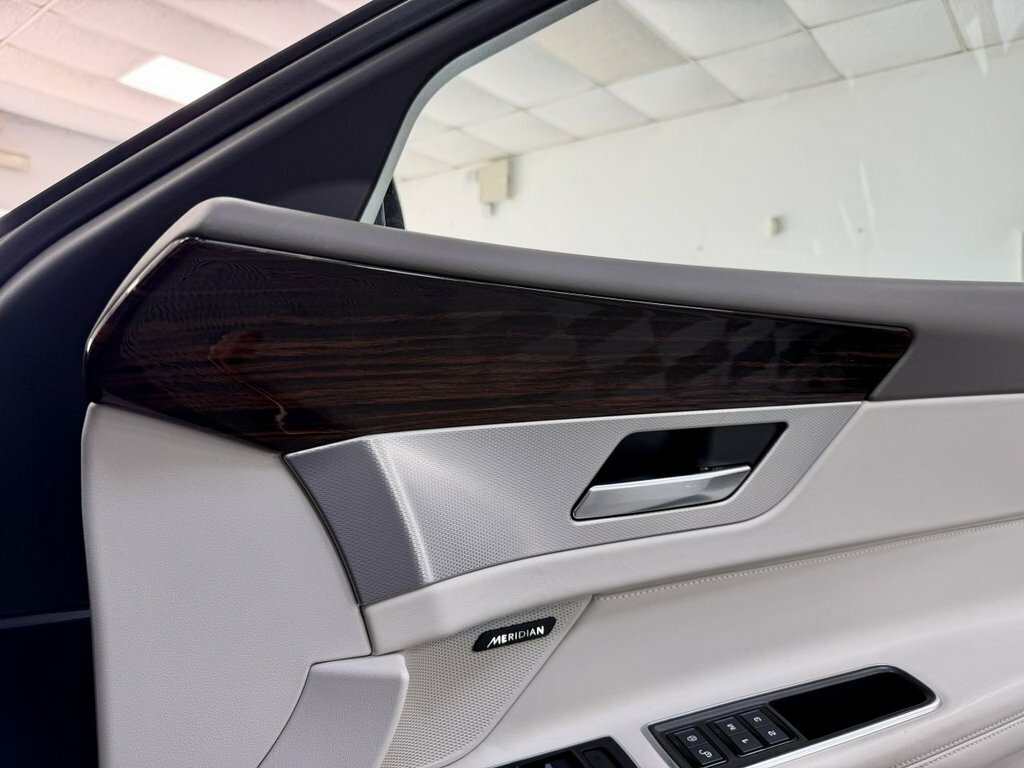 Jaguar XF R-dynamic Se Grey #31