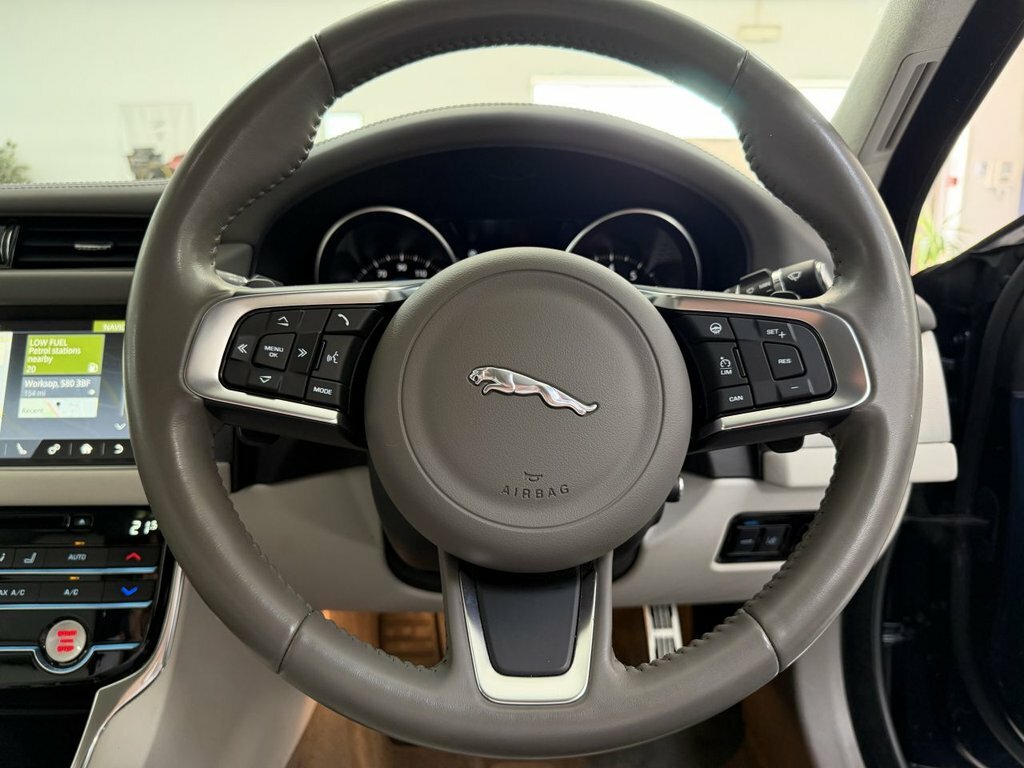 Jaguar XF R-dynamic Se Grey #35