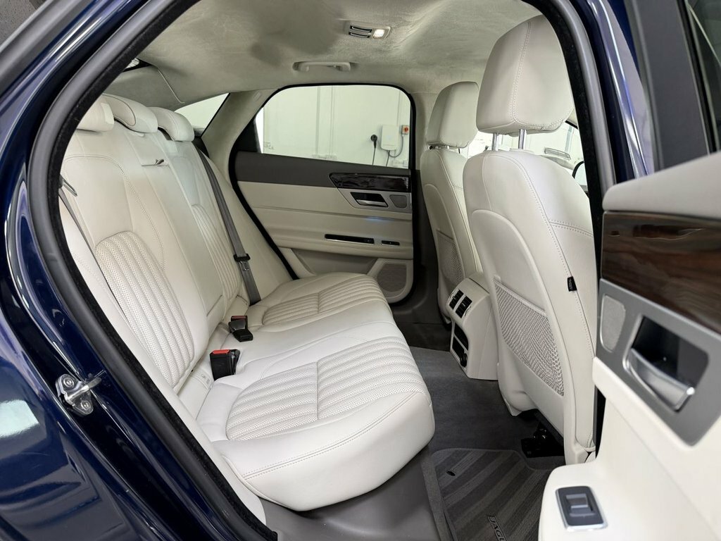 Jaguar XF R-dynamic Se Grey #19
