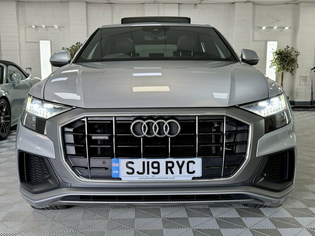 Audi Q8 2019 3.0 Tdi V6 50 S Line Suv Tiptronic Silver #4