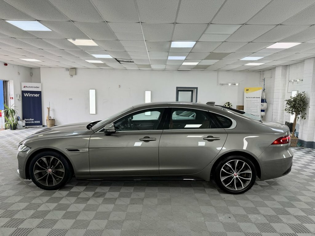 Jaguar XF R-dynamic Se Silver #7