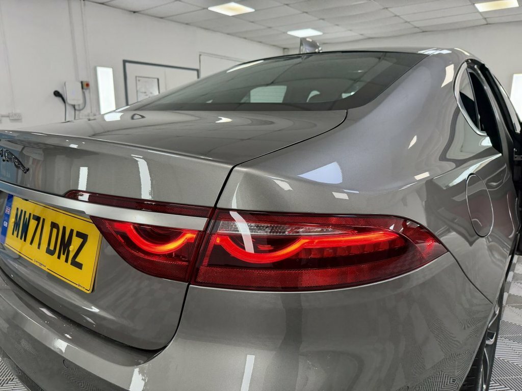 Jaguar XF R-dynamic Se Silver #16